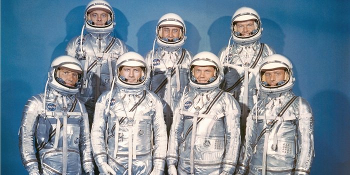 20150323215253-fun-team-teamwork-employee-nasa-space-launch-astronaut-exploration-moon-stars-start